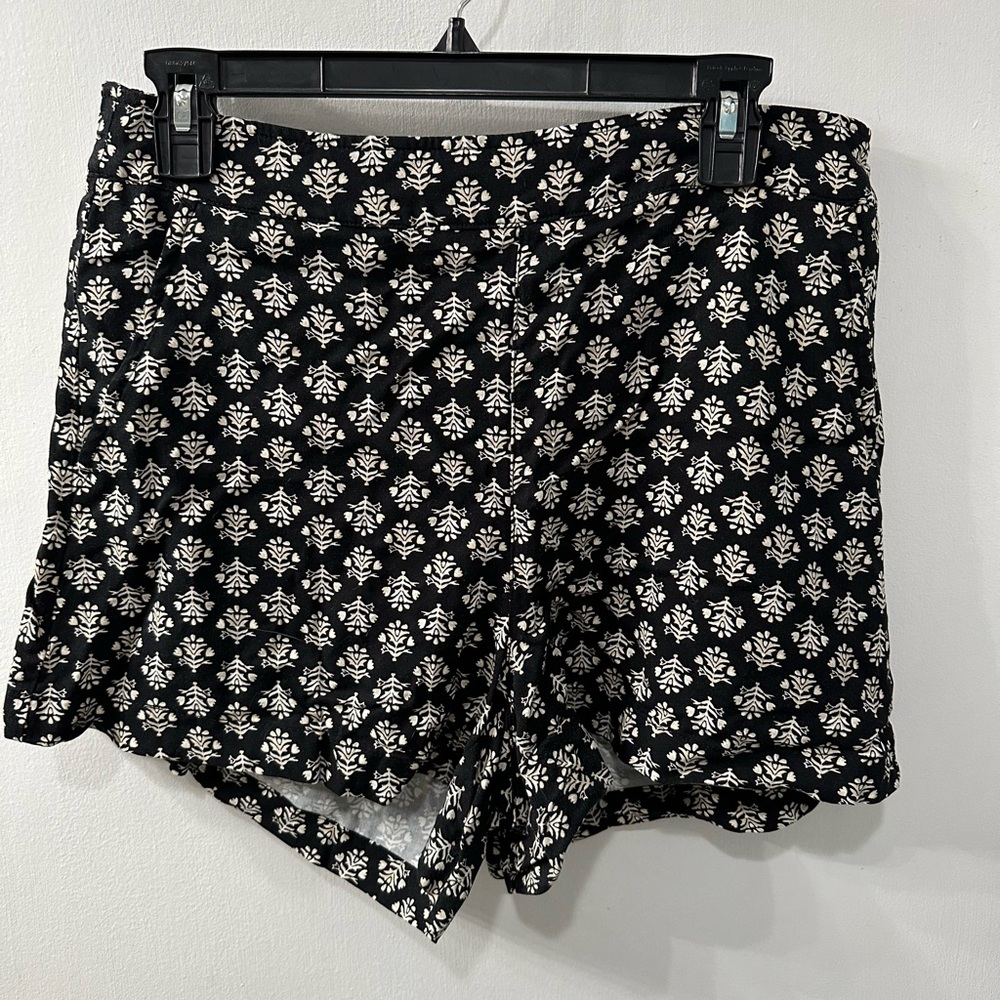 Old Navy High Waist Black and White Floral Shorts